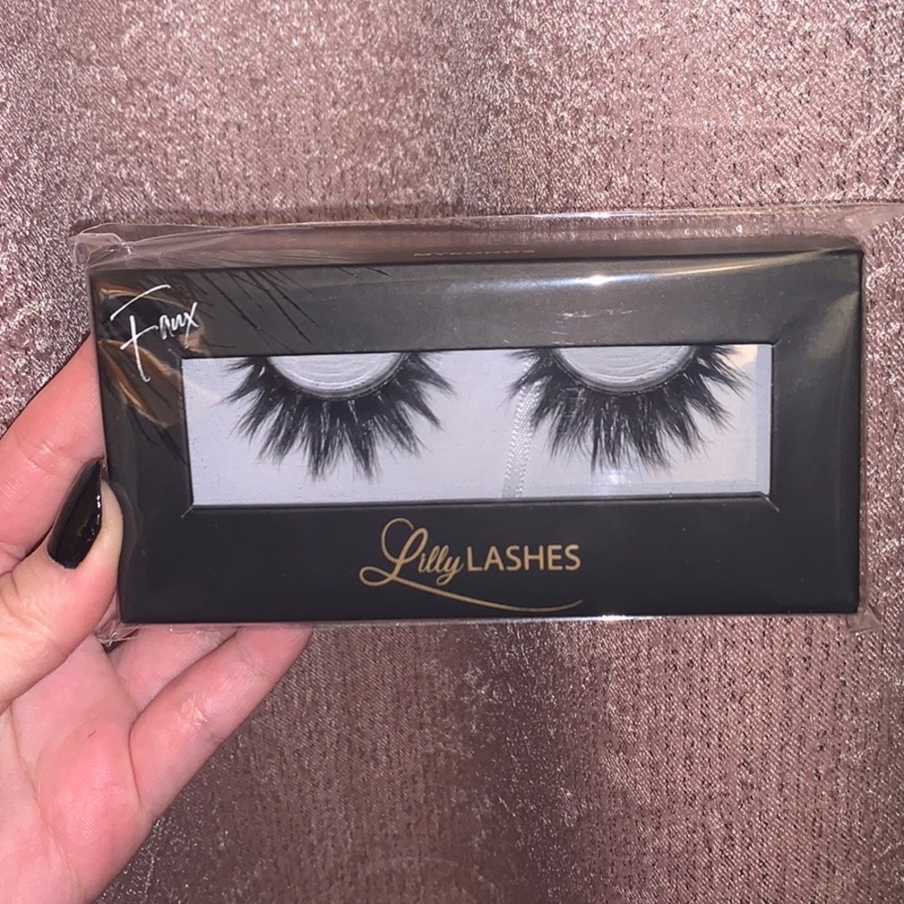 Lilly Lashes Faux Mink- Mykonos (Fake Lashes) (BRAND NEW)